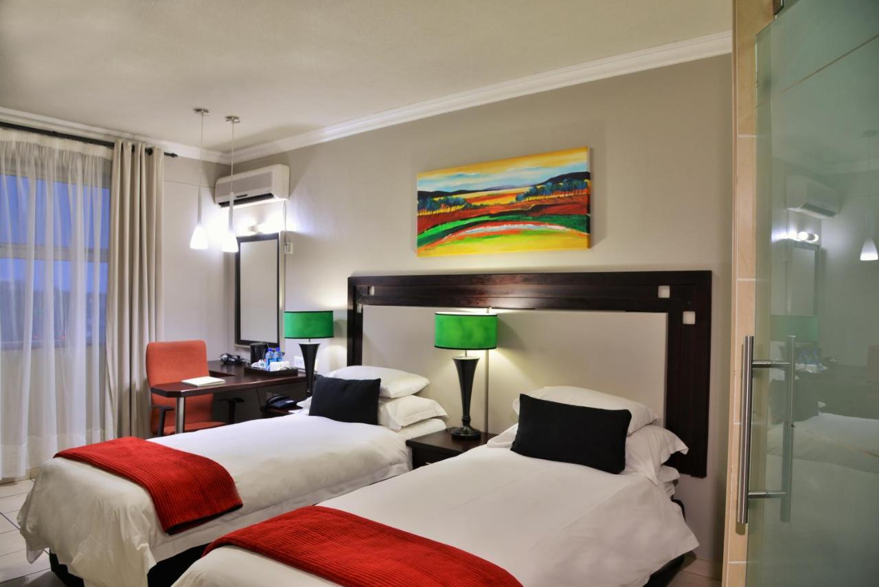 Bon Hotel Empangeni Exteriör bild